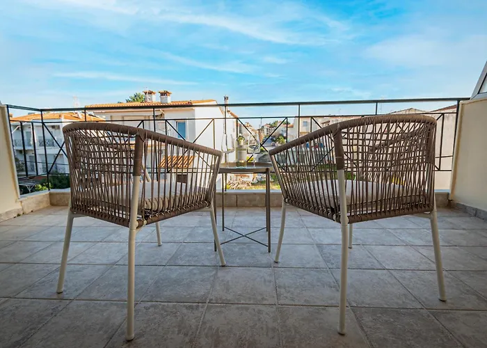 1-Bedroom 500M Away From The Beach