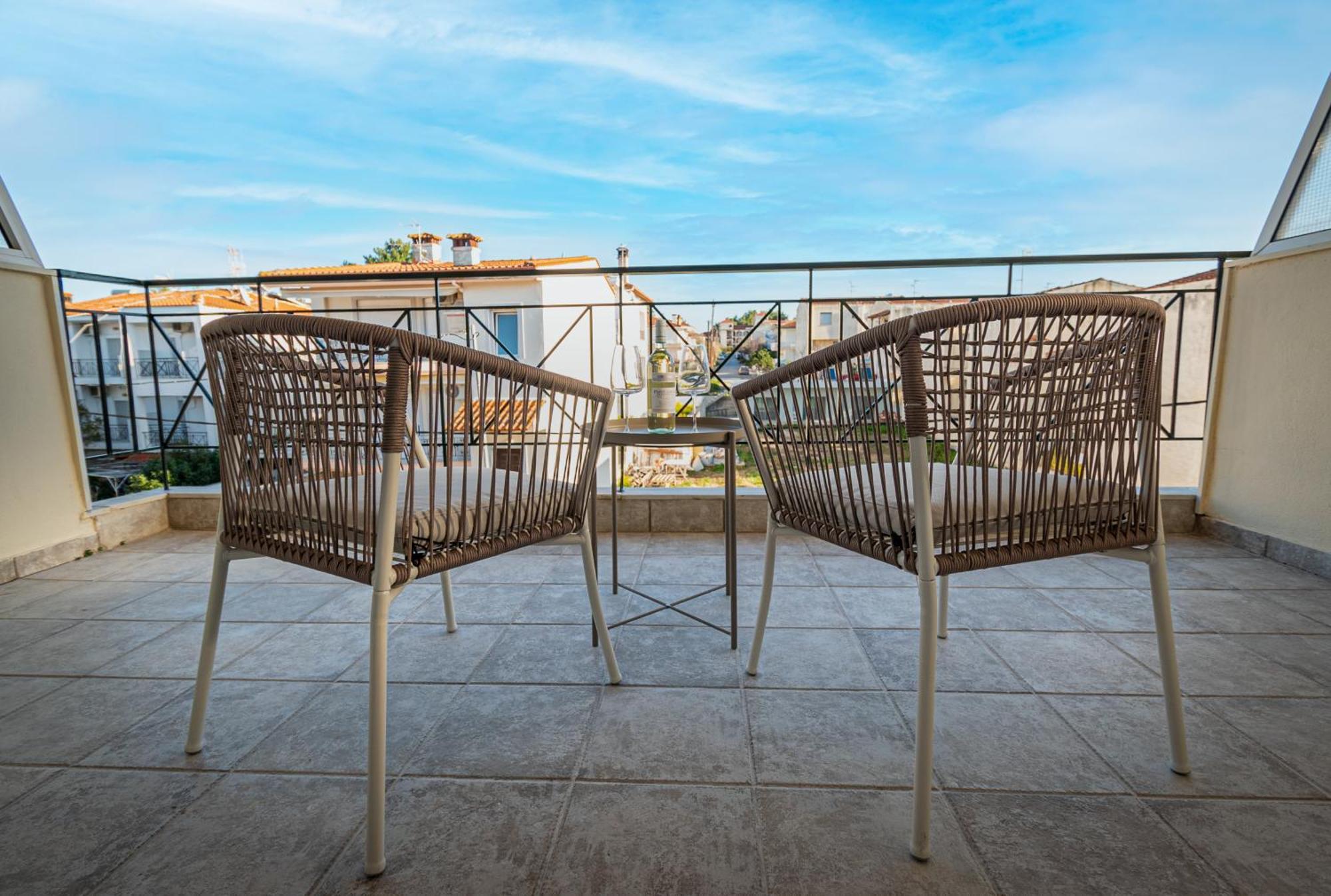 1-bedroom 500m Away From The Apartment